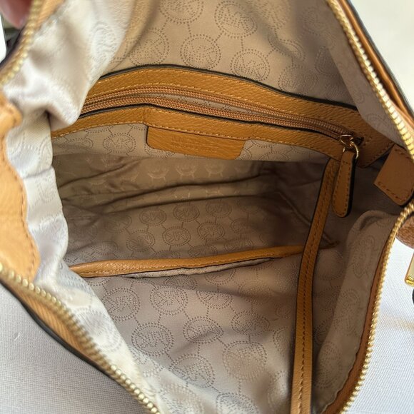 MICHAEL Michael Kors Bedford Medium Messenger Bag 30T5GBFM2L - Picture 10 of 15